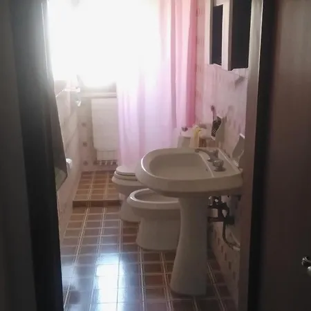 Cavour Nocleg ze śniadaniem *